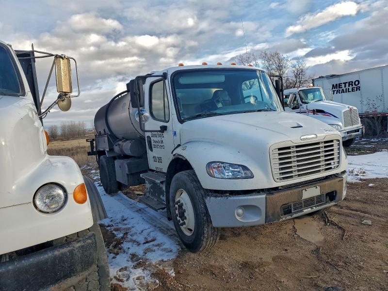 2014 Freightliner Business Class M2 oil Distributor Truck