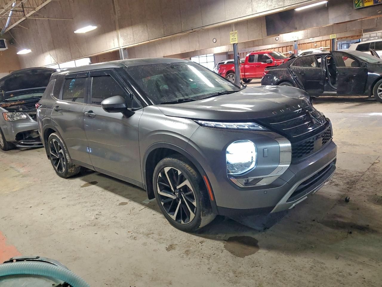 2023 Mitsubishi Outlander se