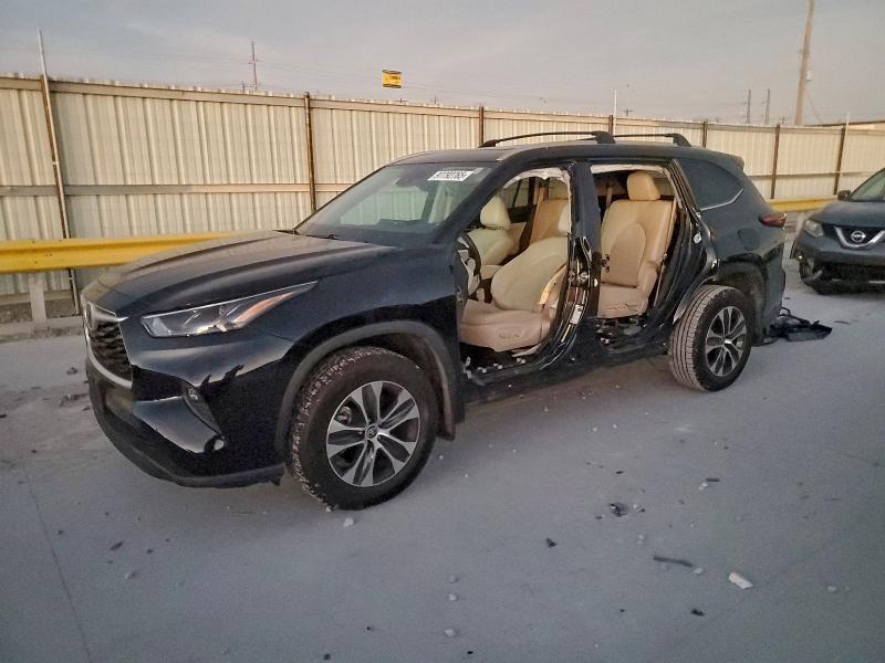 2023 Toyota Highlander Hybrid xle