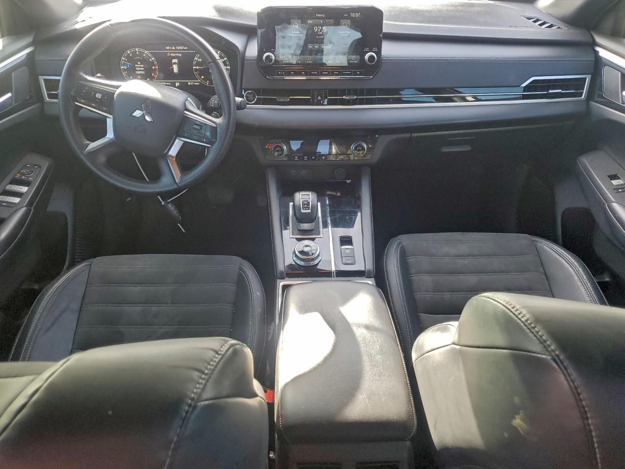 2023 Mitsubishi Outlander se