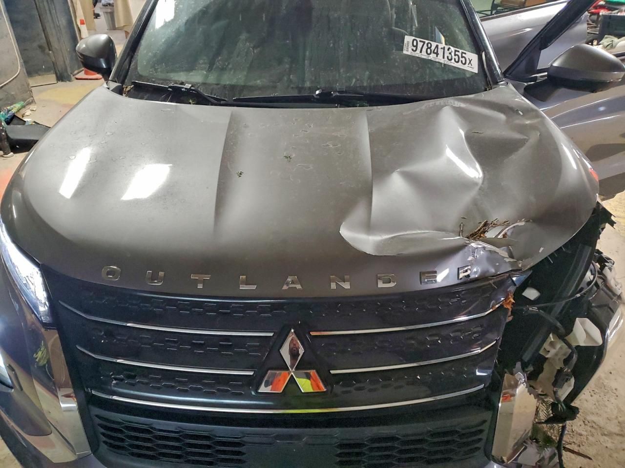 2023 Mitsubishi Outlander se