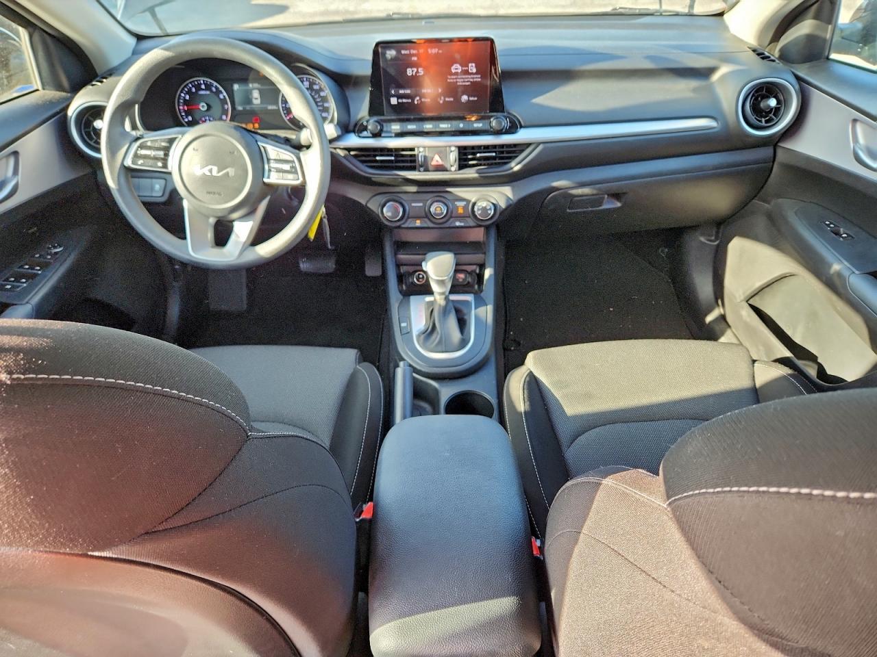 2024 KIA Forte lx