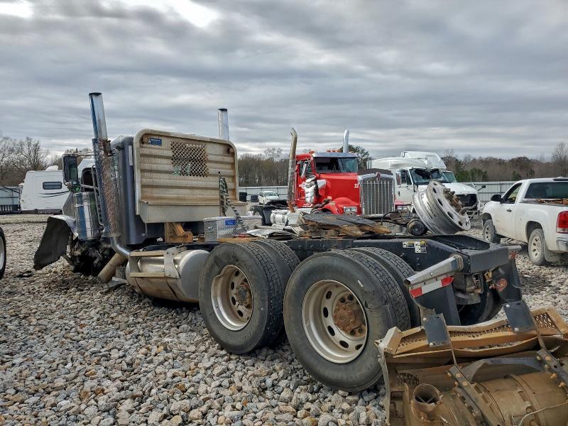 2018 Peterbilt 389 Semi Truck
