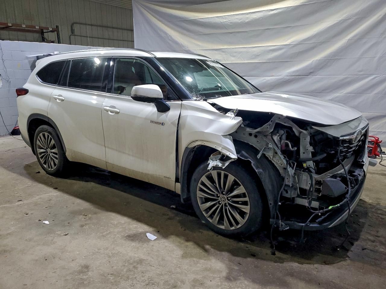 2020 Toyota Highlander Hybrid Platinum