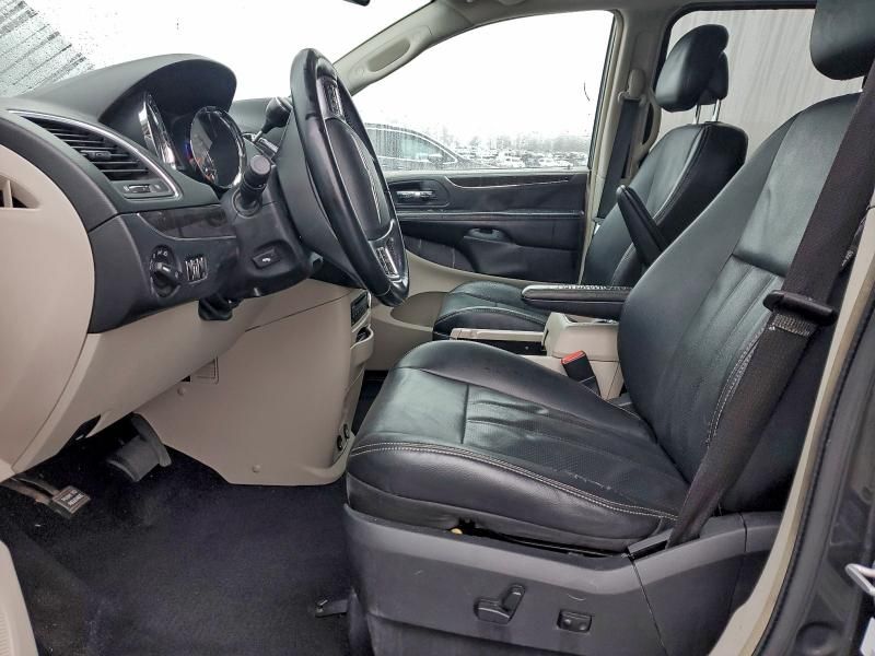 2012 Chrysler Town & Country Touring l