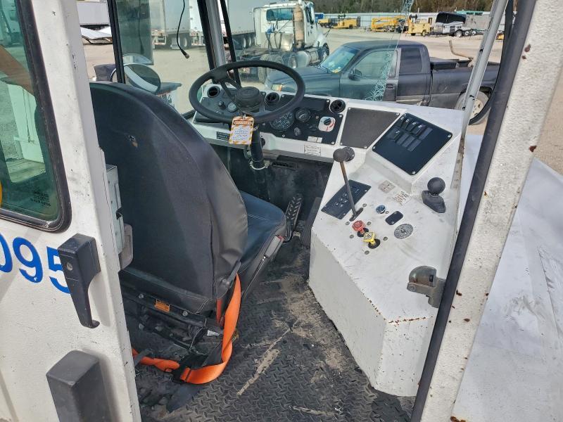 2022 Capacity Of Texas 2022 Capacity TJ5000 Yard Truck
