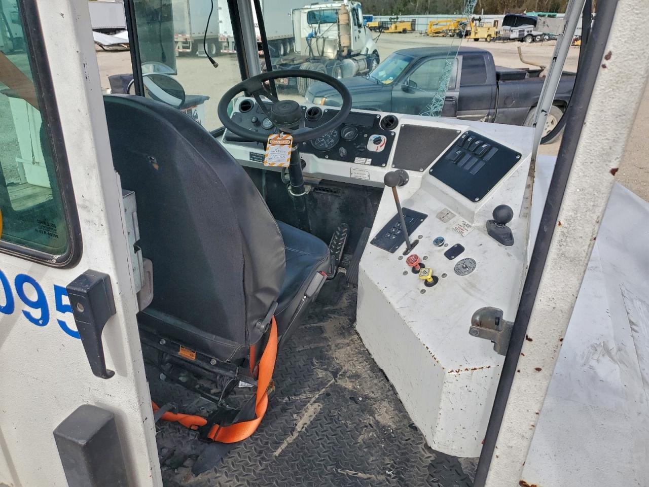 2022 Capacity Of Texas 2022 Capacity TJ5000 Yard Truck