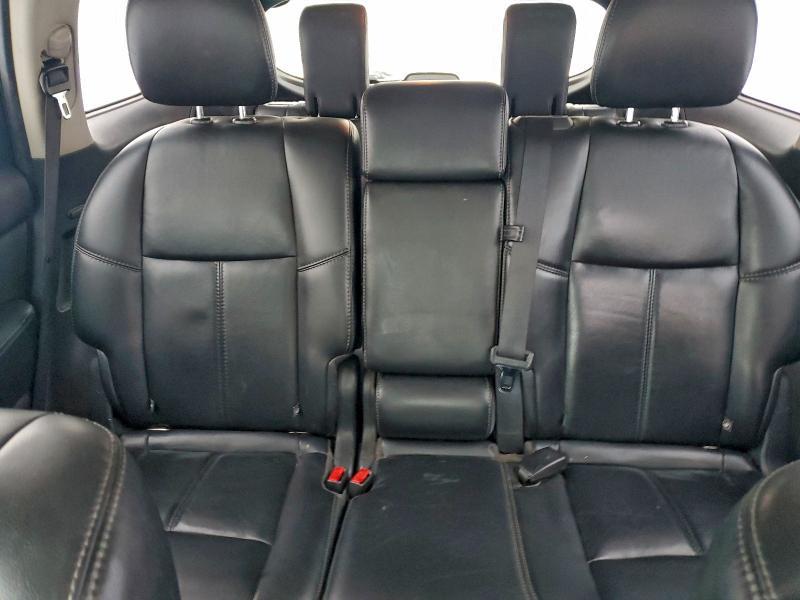 2016 Nissan Pathfinder sl