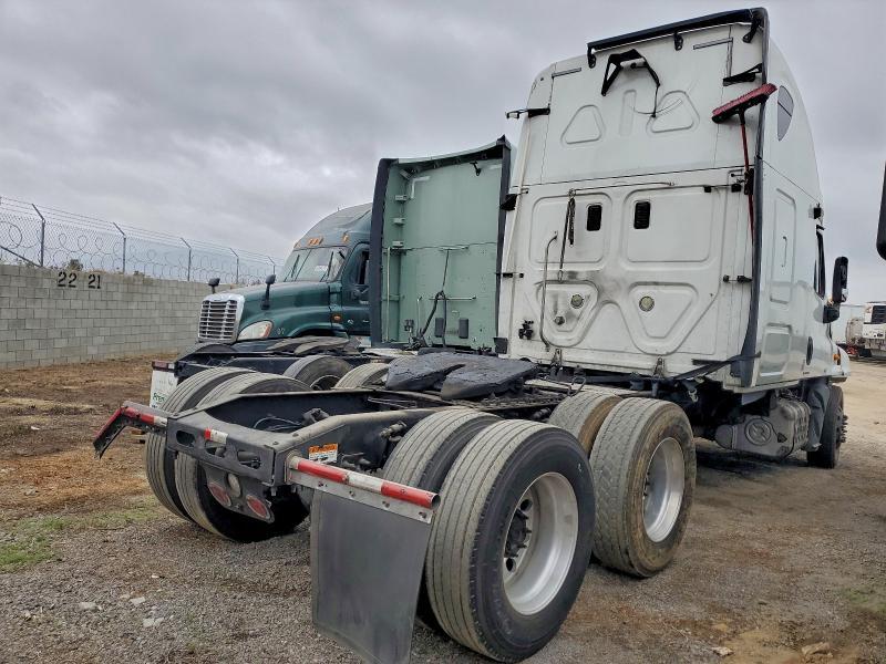 2012 Freigliner 2012 Freightliner Cascadia 125 Semi Truck