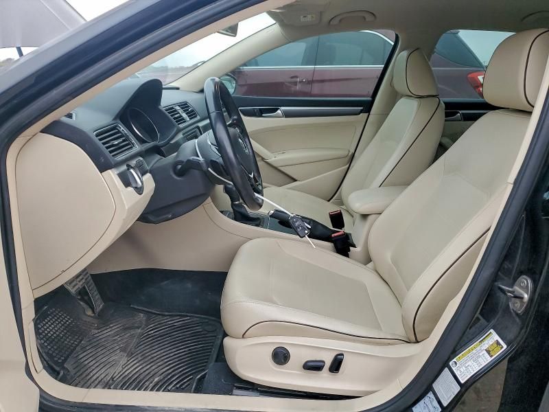 2016 Volkswagen Passat s