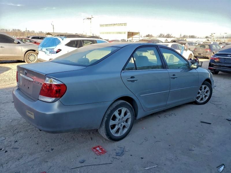 2005 Toyota Camry le