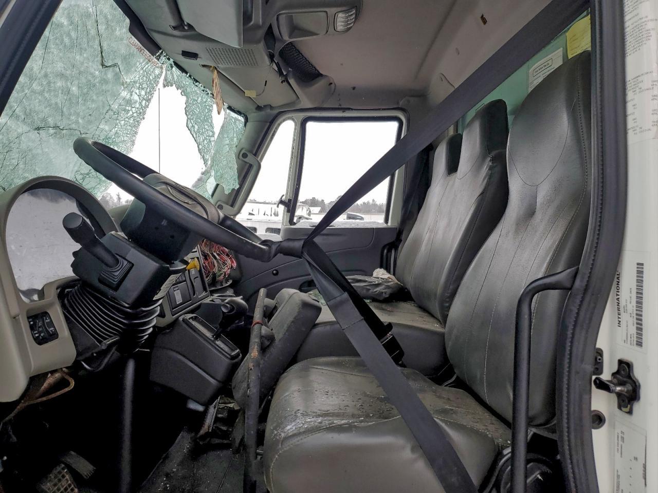 2019 International 4300 BOX Truck