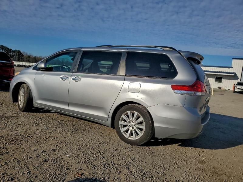 2011 Toyota Sienna xle