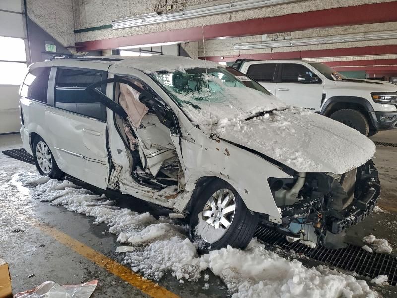 2016 Chrysler Town & Country Touring