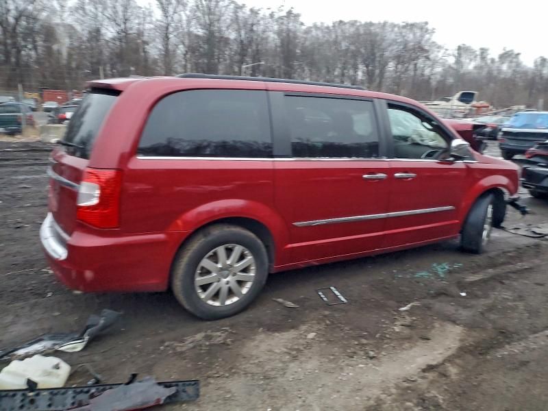 2012 Chrysler Town & Country Touring l