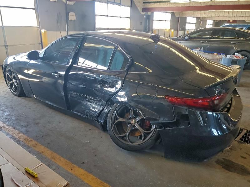 2018 Alfa Romeo Giulia ti Q4