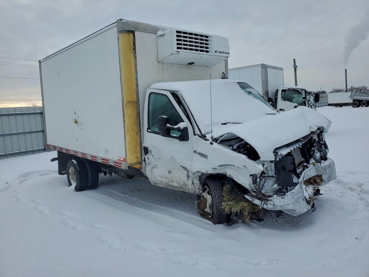 2022 Ford Econoline E450 Super Duty Cutaway Van
