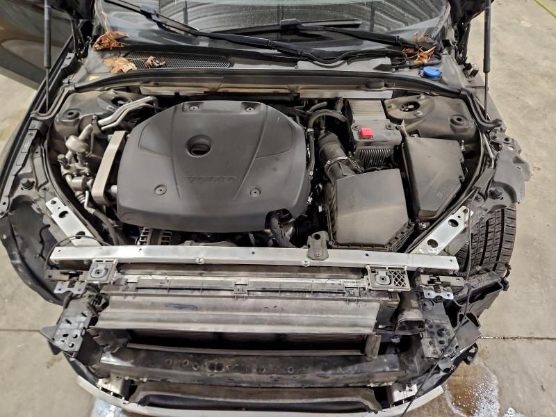 2020 Volvo S60 T5 Momentum