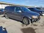 2016 Chrysler Town & Country Touring l