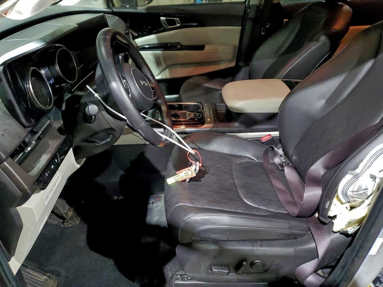 2023 KIA Carnival ex