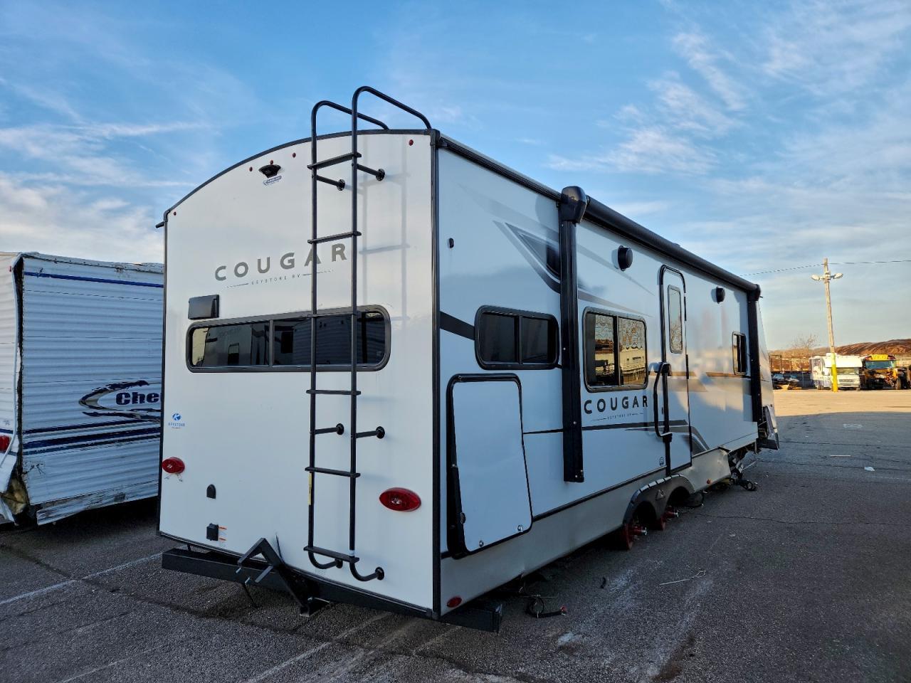 2025 Keystone Cougar-Slide-IN Camper