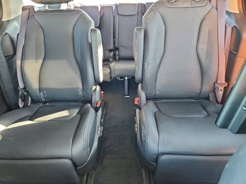 2025 KIA Carnival sx