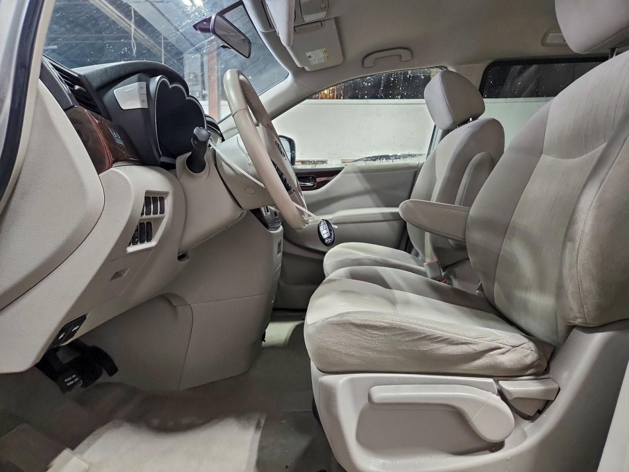 2014 Nissan Quest s