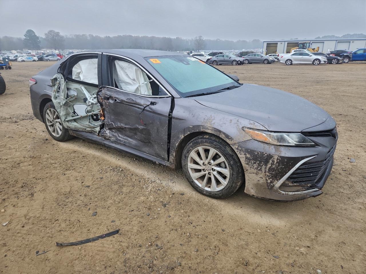 2021 Toyota Camry le