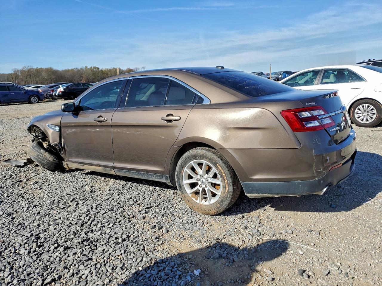 2015 Ford Taurus se