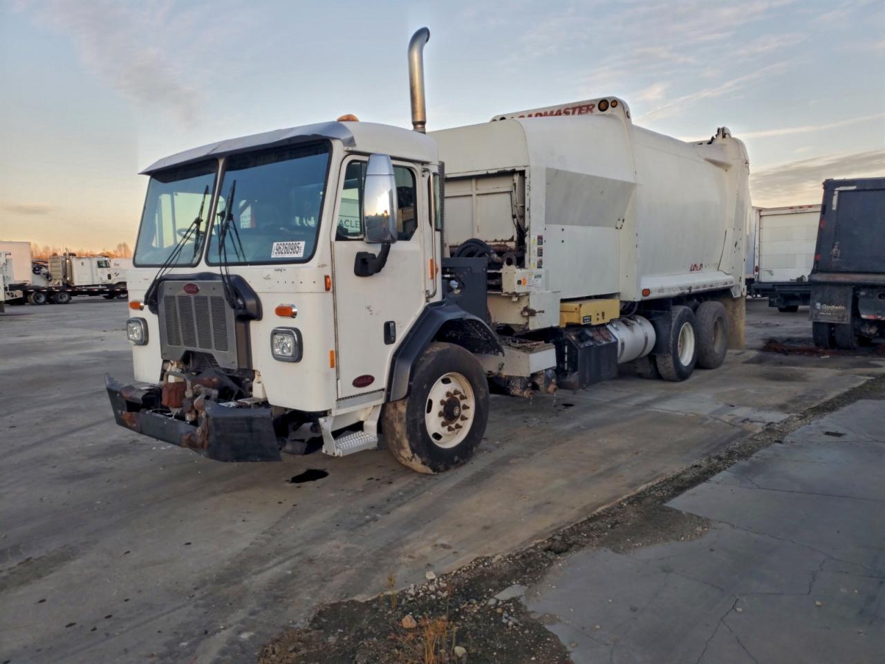 2018 Peterbilt 520