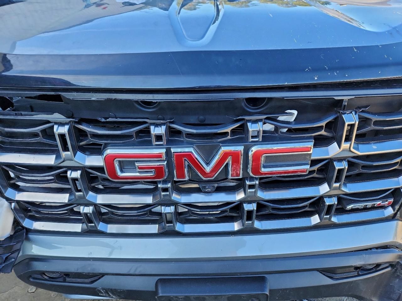 2024 GMC Canyon AT4