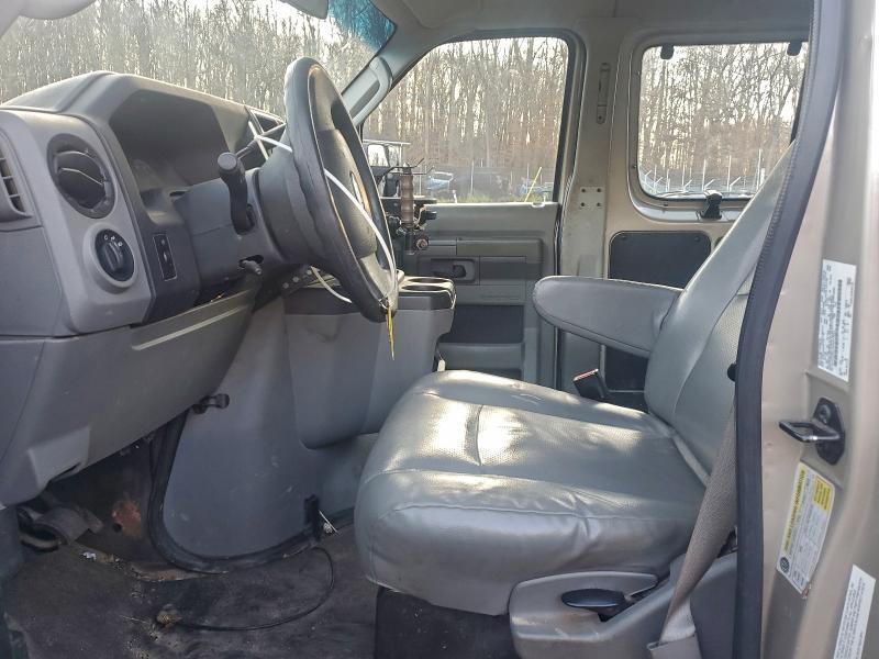 2014 Ford Econoline E250 van