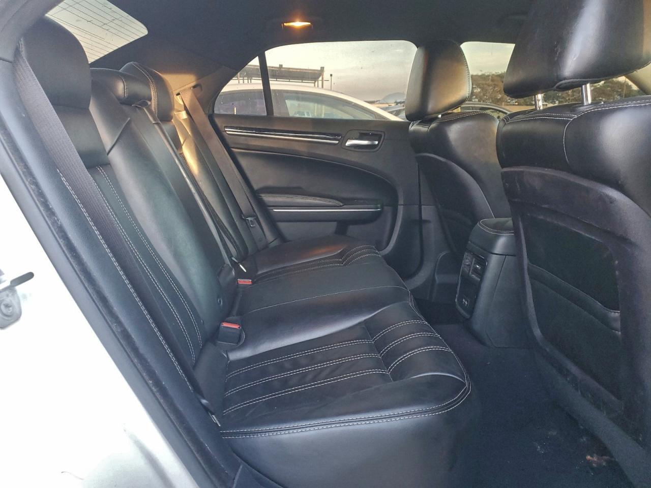 2019 Chrysler 300 s