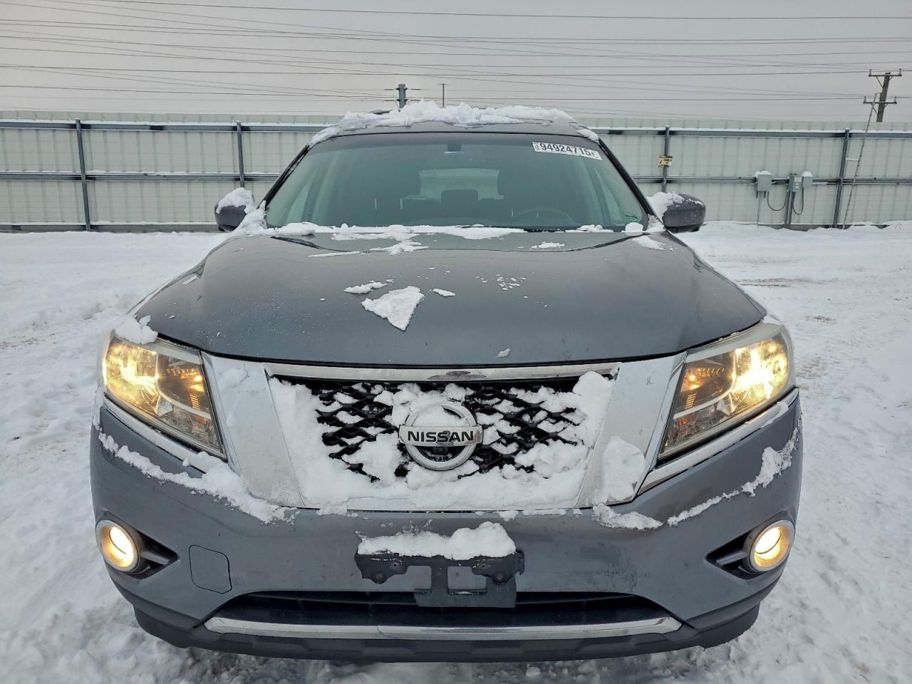 2016 Nissan Pathfinder sl