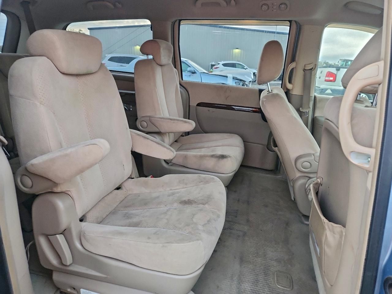 2007 Hyundai Entourage gls