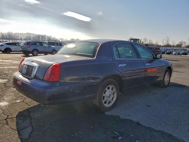 2002 Lincoln Town car Signature