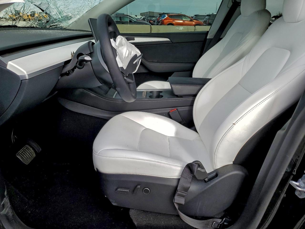 2025 Tesla Model y