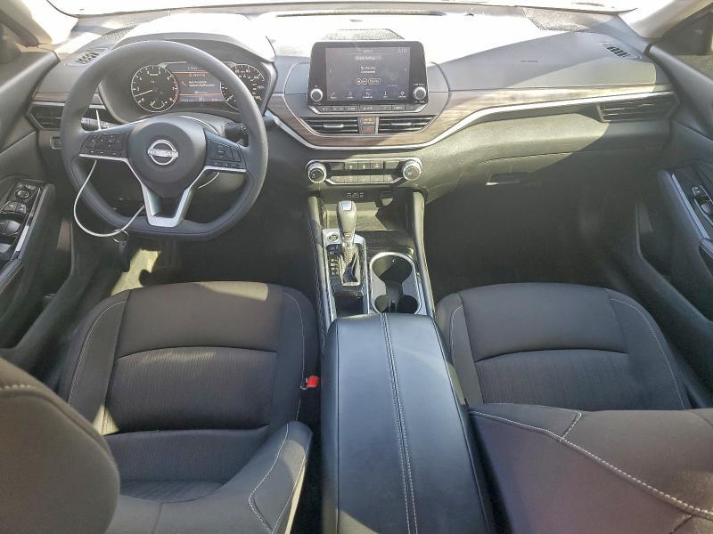 2023 Nissan Altima sv