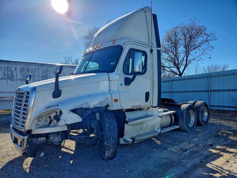 2013 Freightliner Cascadia 1