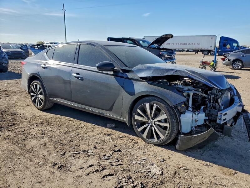 2021 Nissan Altima Platinum