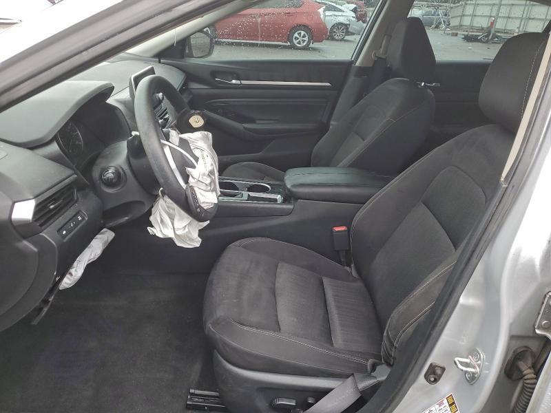 2021 Niss Altima 2.5 sv