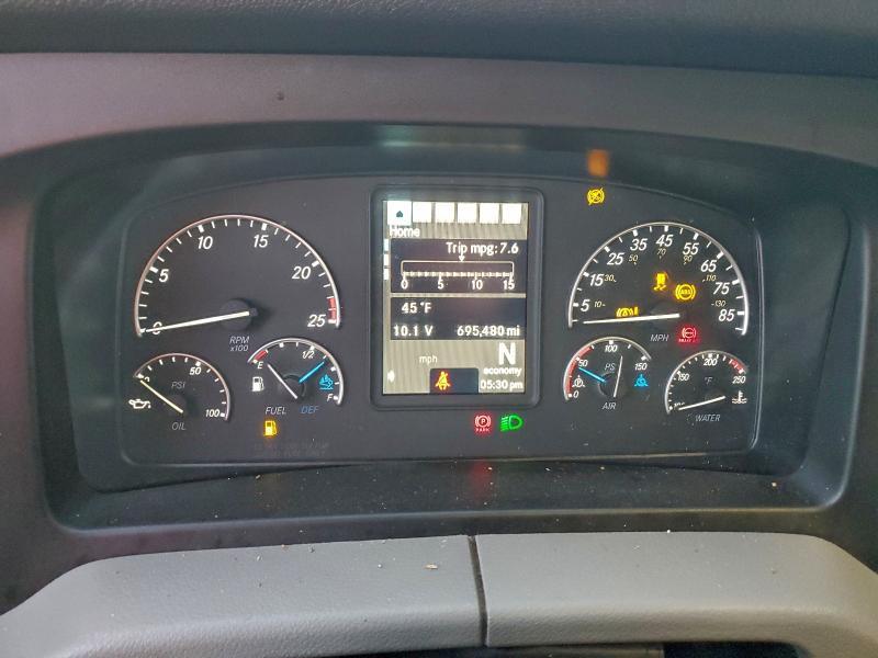 2021 Freightliner Cascadia 126