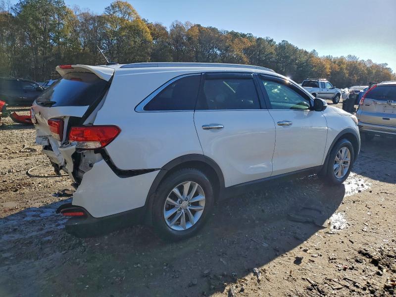 2017 KIA Sorento lx V6