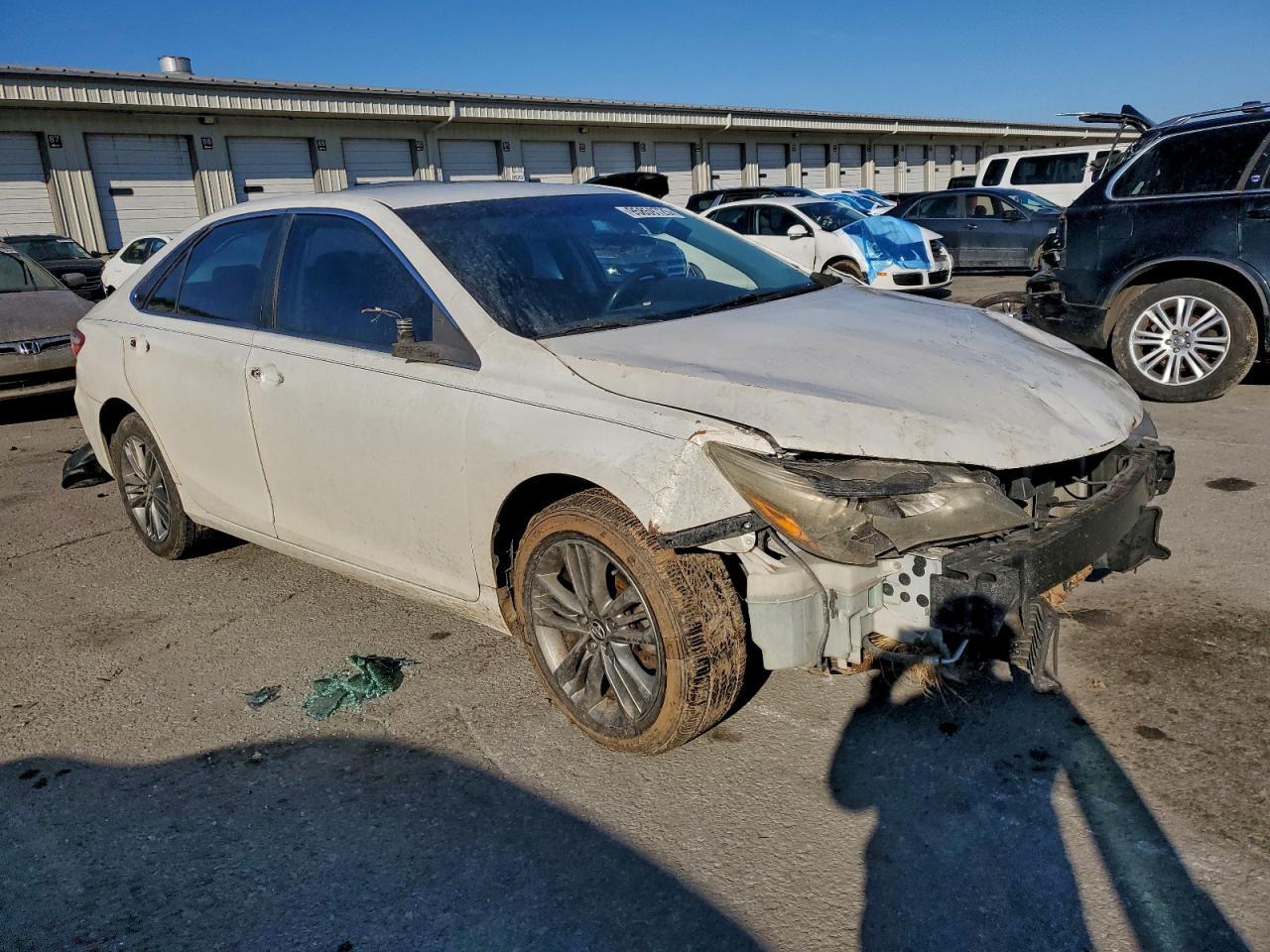 2016 Toyota Camry le