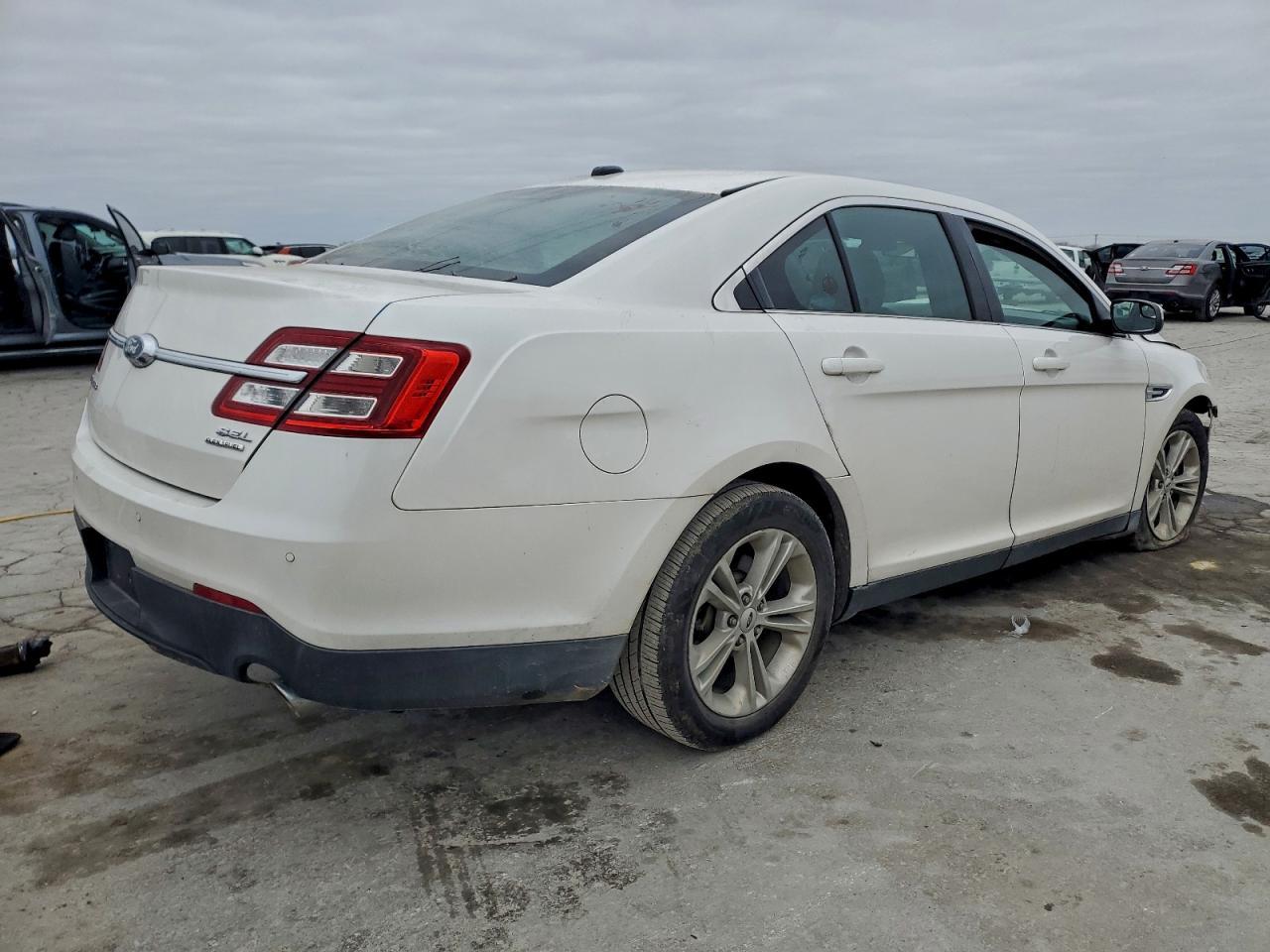 2014 Ford Taurus sel