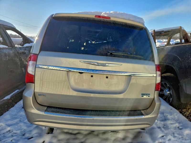 2016 Chrysler Town & Country Touring