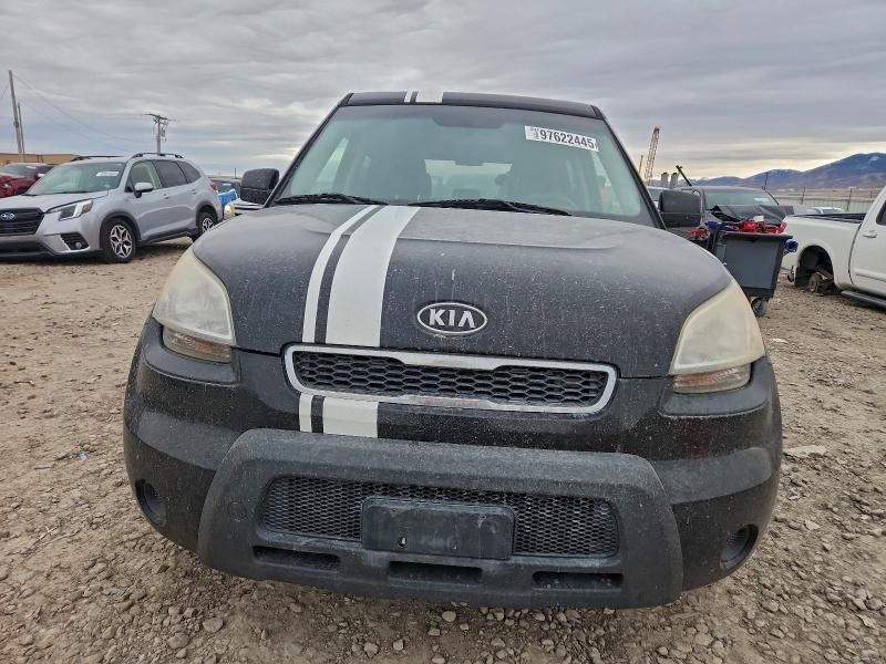 2011 KIA Soul +