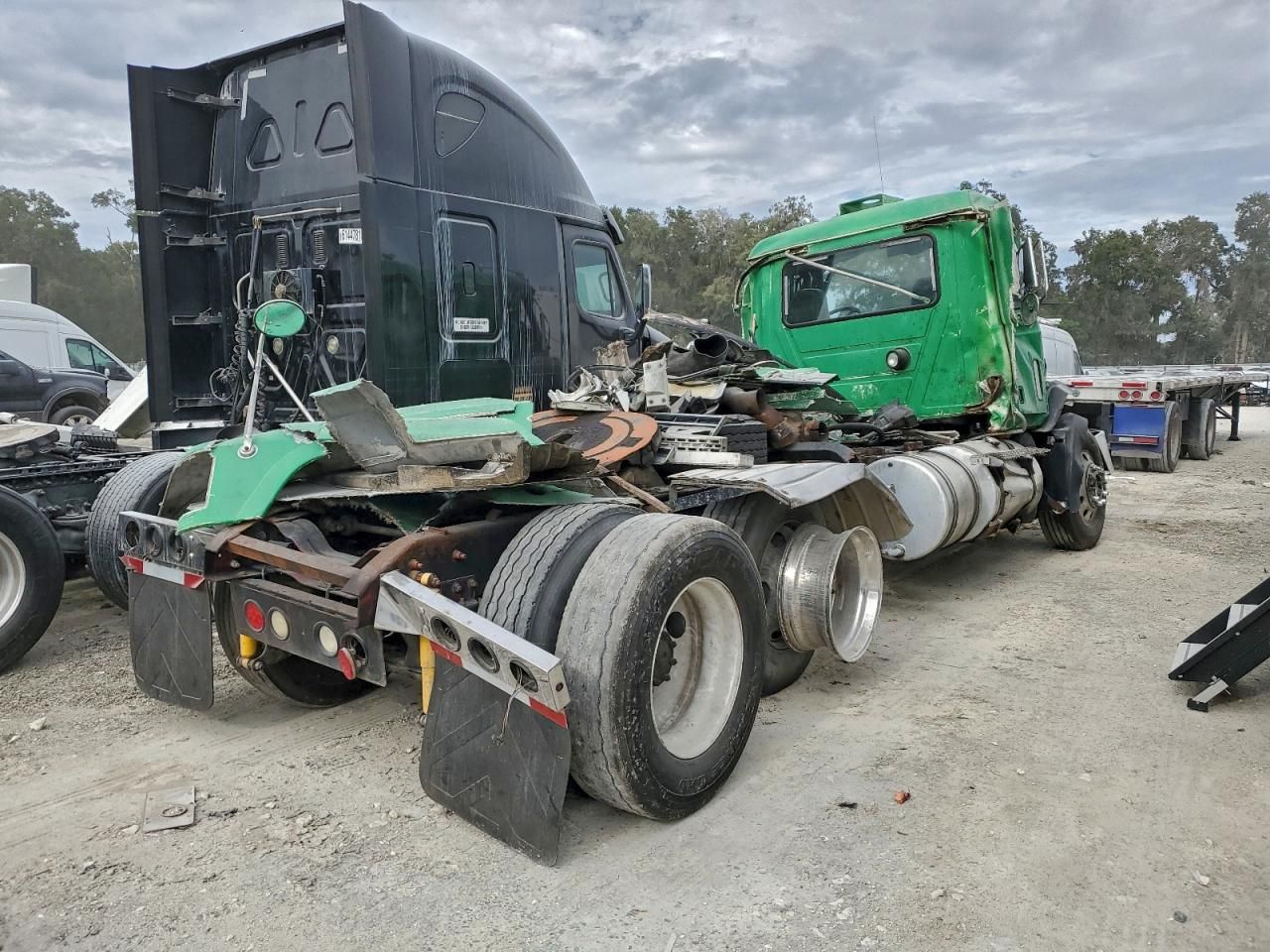 1999 Mack CH613 Semi Truck