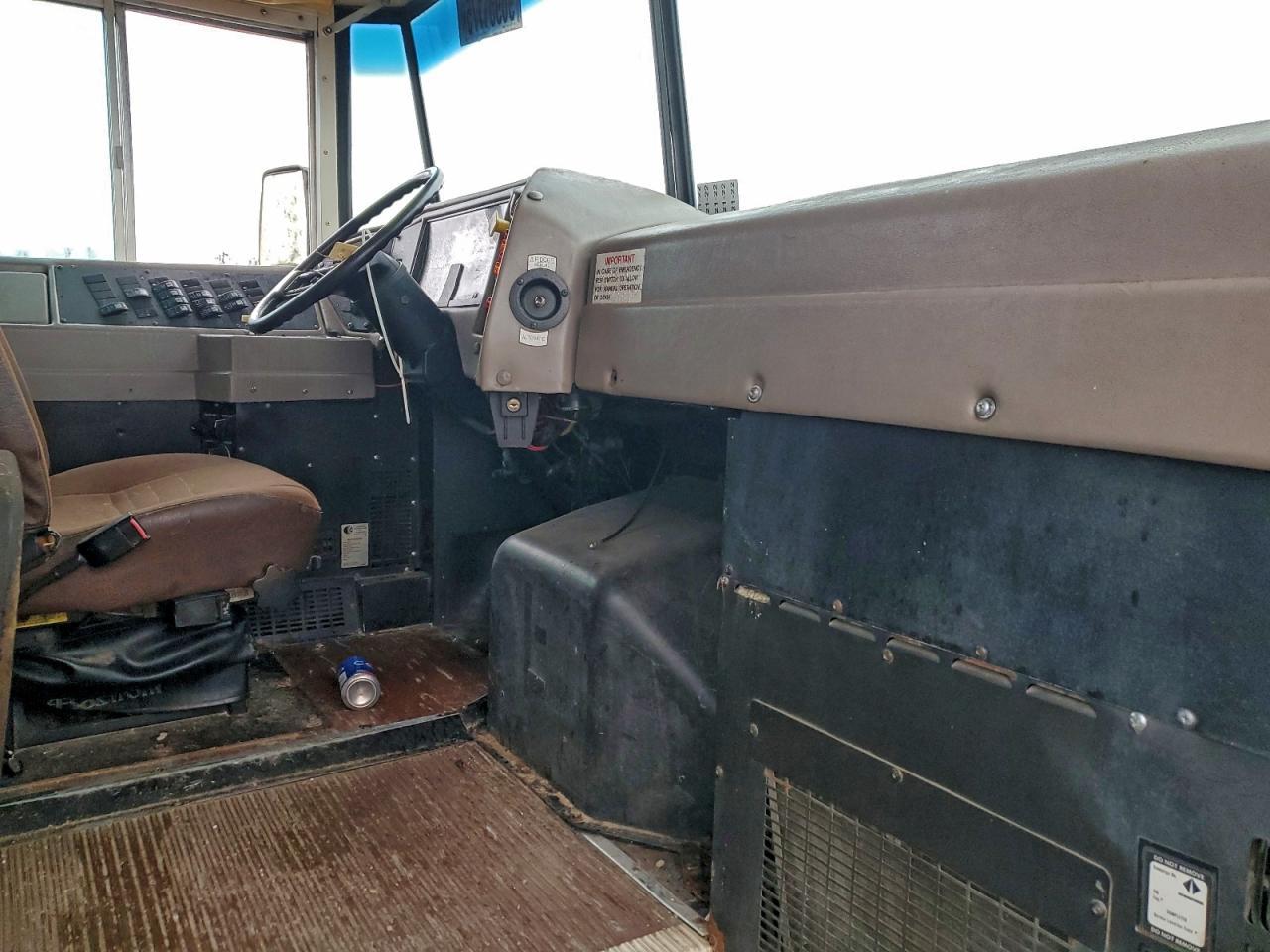 2001 International 3000 3000