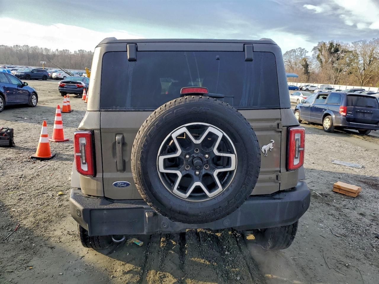 2025 Ford Bronco Outer Banks